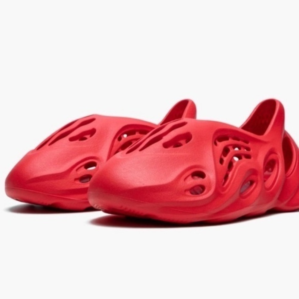 Yeezy Foam Runner 'Vermilion' US Men size 9